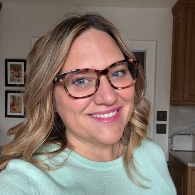 womenoptionswin's profile picture. 