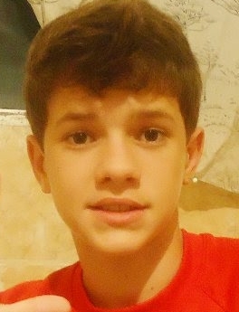 Deus,família,futebol,amigos...
      Só mais um garoto em busca de ser feliz  !