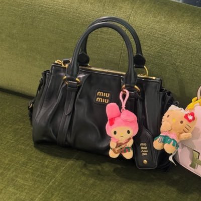 MDTD69's profile picture. 日常無聊當個招財貓⋯喜歡女生包包，收藏60幾個包包👜