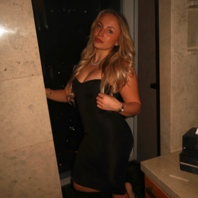 lexixcoxx's profile picture. got you wrapped round my expensive lil finger ♡ @bankofRhi | @giveit2Rhi | @urownerRhi