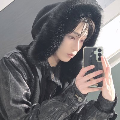 Rui_Akitokwa's profile picture. Look its a night sky ⋆⁺₊⋆ ☾ ⋆⁺₊⋆ ☁︎