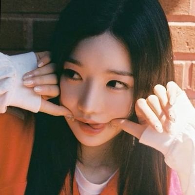 iznasaku's profile picture. 이젠 알겠니?
