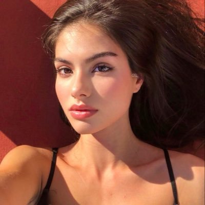 lindocaos_'s profile picture. Um enigma até para mim mesma.