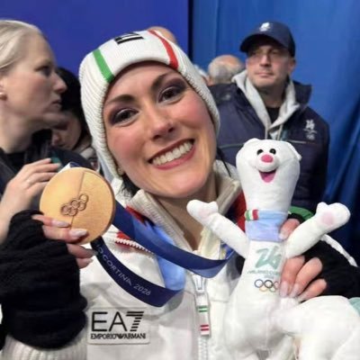 guignardfabbri's profile picture. long-suffering charcobot