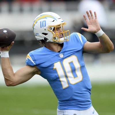 HerbertFC10's profile picture. @CSUSM 22’ alum @Chargers | @Lakers |@Dodgers | @USCFB |@ManUtd #BoltUp