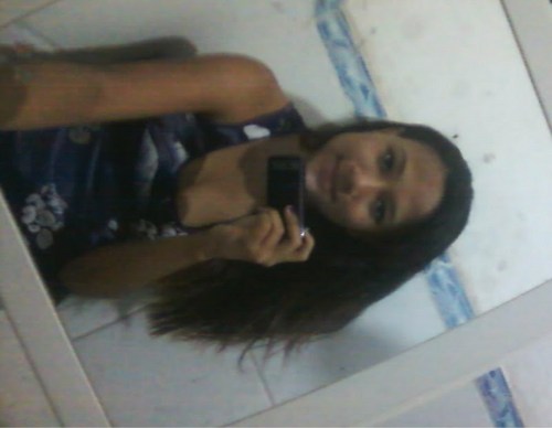 #  sou o tipo de  meninα feliz em seu mundinho
   Sαtisfeitα com α vidα ..
que αgrαdece α Deus todos os diαs.
                
 pelα Fαmíliα&αmigos que tem