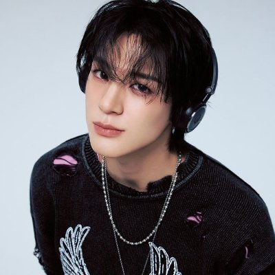 rafdiator's profile picture. Est, 2000. Great man comes first, 𝐉𝐄𝐍𝐎, saving the world by his own presence and giving diversity in all the same.