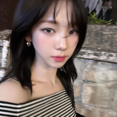 xdearlova's profile picture. velvet sonnet ✦ 은빛 drifting between soft echoes ♡ ୨୧ 두근 slow bloom 🫧 “ivory trace”