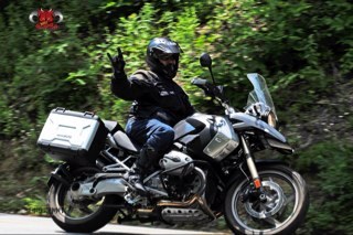 Motorcycles | Motorsports | Music | Physics | Knives ………………………….. A matrix in the glitch .…………………………… I screen followers (quality over quantity) “OG” Maximus