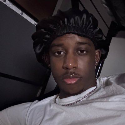 heapapeluvr's profile picture. i like moneys🇯🇲 | 24K on @tiktok_us | #OnePride | #detroitbasketball | @CORSAIR Partner
