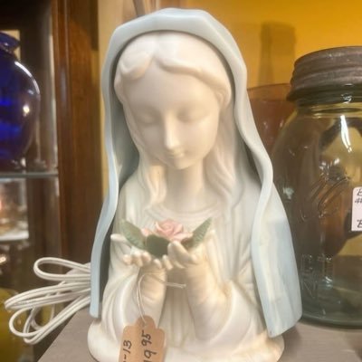 lisieupio's profile picture. Nada é pequeno se feito com amor.