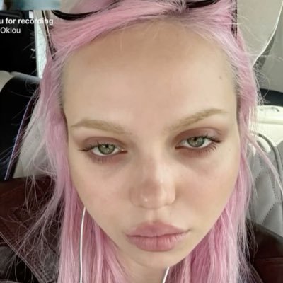 jareauswan's profile picture. Emotional affair, overly sincere ☆ she/they