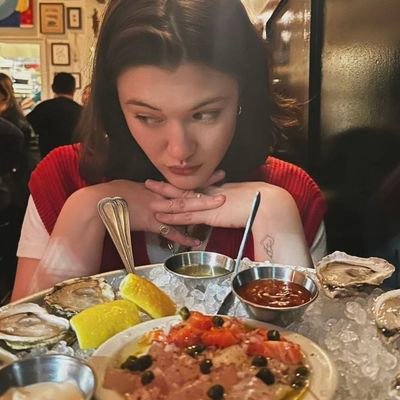 bylerelii's profile picture. soy una mezcla de todas mis hiperfijaciones