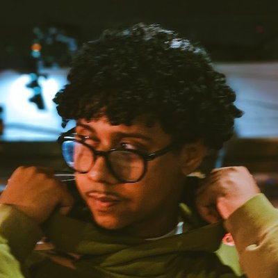 paullo_eu's profile picture. 180k no YouTube, 260k Tiktok e 15k no Insta e tal...

Criador de conteúdo, editor e pai do Faísca e do Fumaça
Cê ja deve ter visto minha cara em algum canto