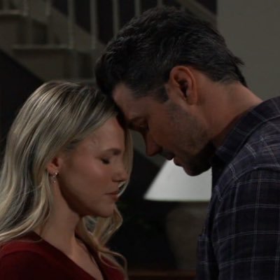 LeilinaToilolo's profile picture. Writer, Reader and Multi-shipper. Favorite ships: #Emson, #EJabby, #Liason, #CaRidge, #Kraze, #Gemma, #Lathan, #RIPKobeBryant🏀 #RIPLukePerry 📺 #RIPJDF 📺