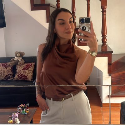 antosangui7's profile picture. Posiblemente no me entiendas y te entiendo     • Mamá de la pequeña DC • 1901