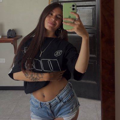 orn3lla12's profile picture. 23🌼 Ig: @ornell4muchi