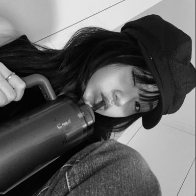 tof222fee's profile picture. 