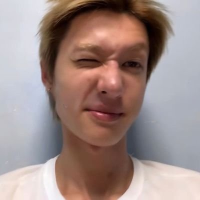 perkedelwinwin's profile picture. っ╥╯﹏╰╥c