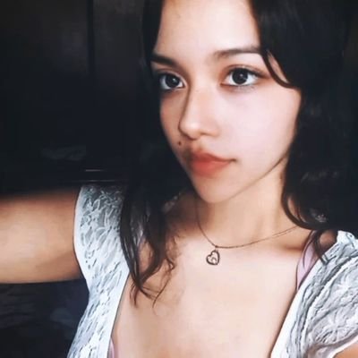 sapphicastz's profile picture. abolofem IT geek princess