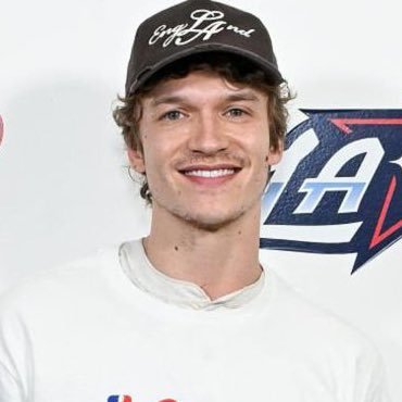 ilyaayosi's profile picture. that was me just living