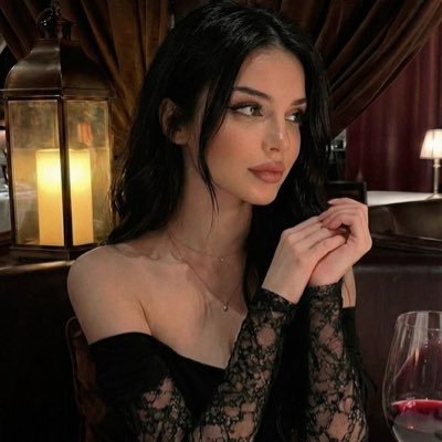 l8lc_'s profile picture. يزهاني كل شي صعب. @l8lc__ .