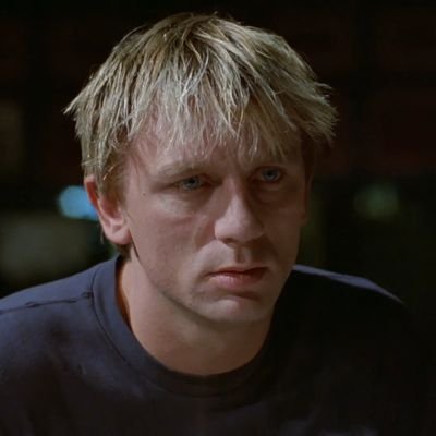 rebirthsound's profile picture. *esa escena de daniel craig con leave me alone de new order de fondo en queer*