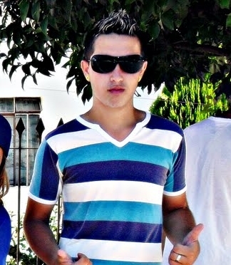 16 anos , simpático , siumento,eu sou bom mais  também sei ser ruim na hora que tiver que ser...