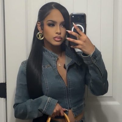 _yourgirlRayaa's profile picture. Alhamdulliah