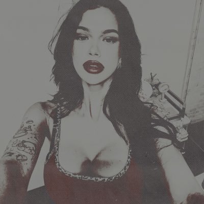 kyleniax's profile picture. hidden in light, found in the dark.