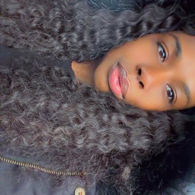 MzReVzYinnuh's profile picture. Unlearning & Healing... 🍃 Evolving✨ a lover of Music,Literature&Nature🌸 Educator 🧑‍🏫 Double English Major ✨