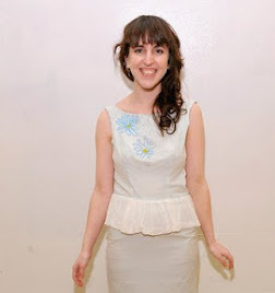 Alisha Trimble is a visual artist, sustainable women's wear designer & creative director. Loves to dance.