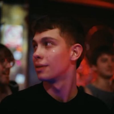 frostluvrs's profile picture. in the trenches