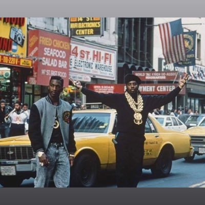 Trillharmonic's profile picture. This gon' be the year I get my python trenchcoat