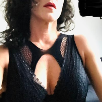 WorshipQueenAda's profile picture. badass queen, bad bitch muse🧨 only for good boys💰mindfuck de haut niveau, je te fais perdre tous tes moyens🤯💶 20€ avant DM, 50€ débloquage ❌no cam ni réel