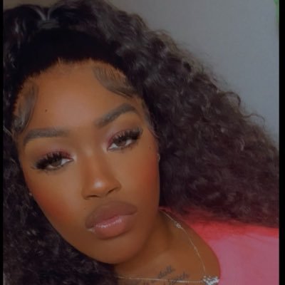 vannahuniquee's profile picture. just a girl from the d.  #longlivemysister.