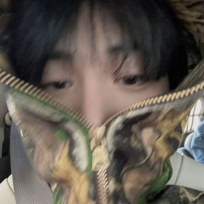 call4doyoung's profile picture. joven llora porque no le dieron pene