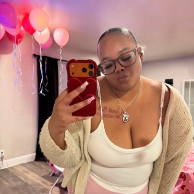 🍭🤪 : She/Her 25.