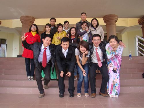 AntonSembawang's profile picture. Berada dalam sebuah hubungan bukan tentang ciuman, tanggal atau pamer. Ini tentang menjadi dengan seseorang yang membuat Anda bahagia dengan cara yang tidak ada