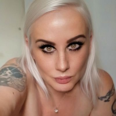 ZinaJ72522's profile picture. sexy, sultry ,sassy , hot wife,  happily married  😊 ♥️ 
love sharing my pics
plse enjoy.xx