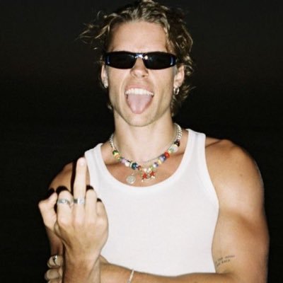 nathvnfk's profile picture. count on me https://t.co/61IVLPCLpn