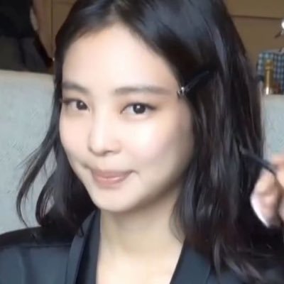 closetobeomgyu's profile picture. 