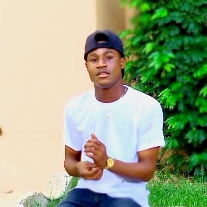 ob_drew's profile picture. I just wanna be a handsome boy with a mysterious source of income. is that so much to ask?