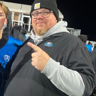 Coach Derick Knighting