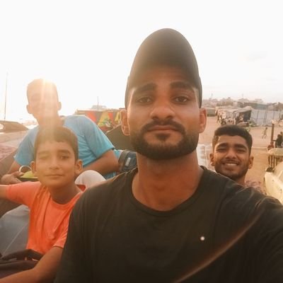 Abdallahhu48990's profile picture. I am Abdullah, the breadwinner for a family of 10 in Gaza. I am trying to secure treatment and food for my family amidst the war and harsh conditions💔😭