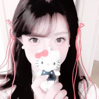 submlice's profile picture. ┆ ⤿ 🌷 ⌗  perfume, ⠀ ribbons & ⠀ flowers ✧