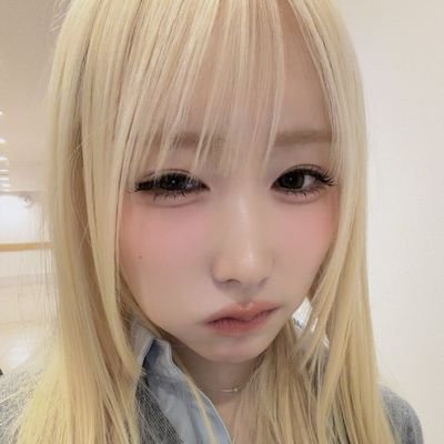 amoidle's profile picture. 💜