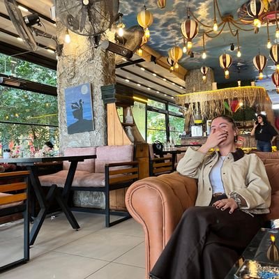 Melankolikmm's profile picture. karmakarışık bir şeyler