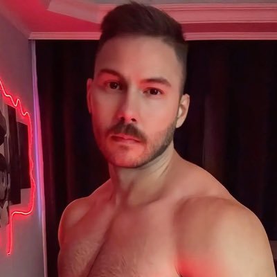 brunoumbrage's profile picture. Analista TI 💻 
B + B 🎮
🔥 Link na BIO 🔥