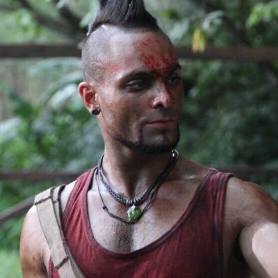 ikilljulia's profile picture. you hate on franco but you expect me to retweet your missing sister?